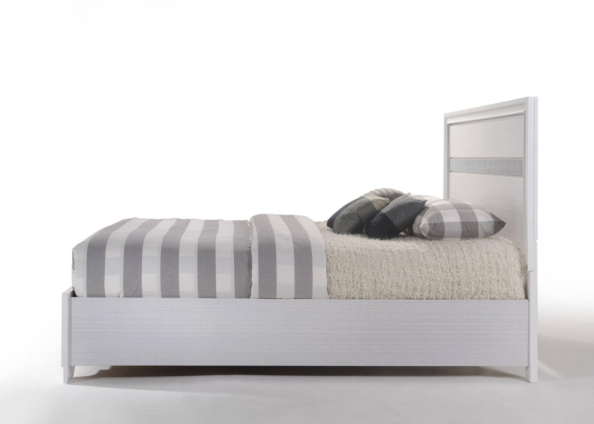 Naima Queen Bed in White 25770Q - Demine Essentials